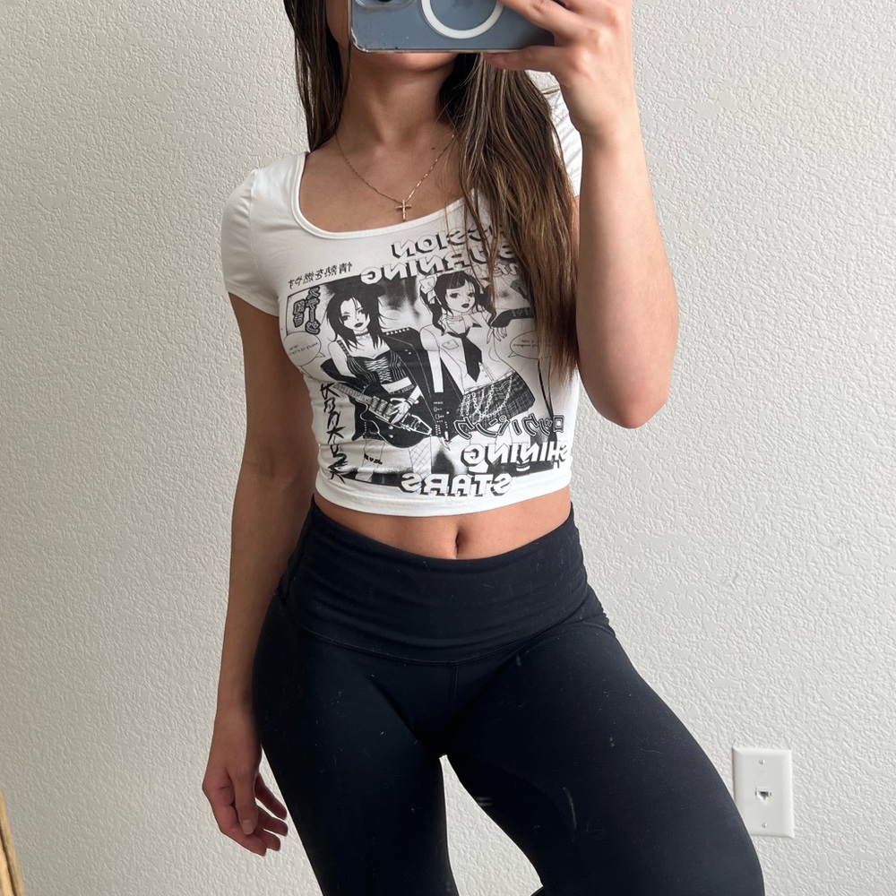 Shein anime crop top - Picture 2 of 4
